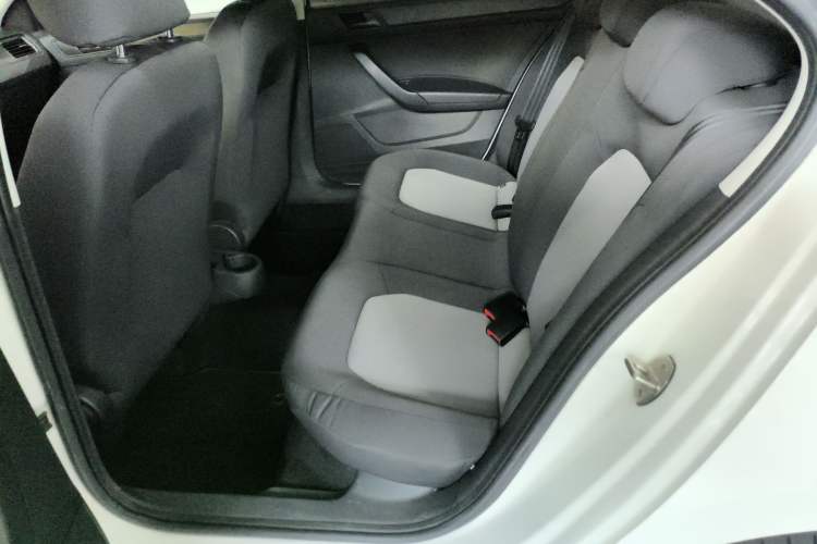 Used Skoda Rapid 2019 1.5L Automatic Standard Edition Interior 1