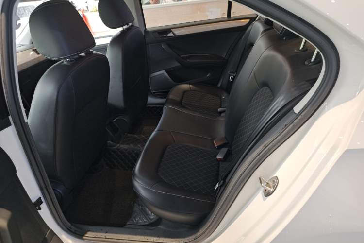 Used Skoda Rapid 2019 1.5L Automatic Comfort Edition China VI Standard Interior 1