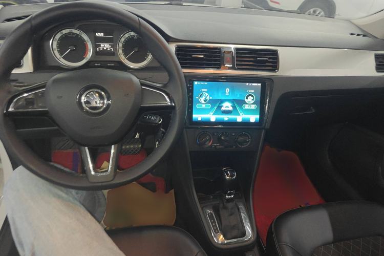 Used Skoda Rapid 2019 1.5L Automatic Comfort Edition China VI Standard Interior 2