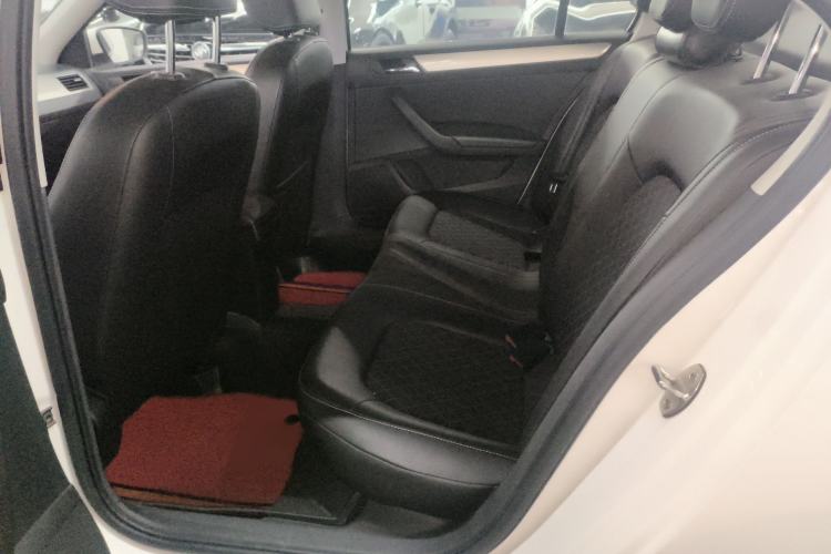 Used Skoda Rapid 2019 1.5L Automatic Comfort Edition China VI Standard Interior 2