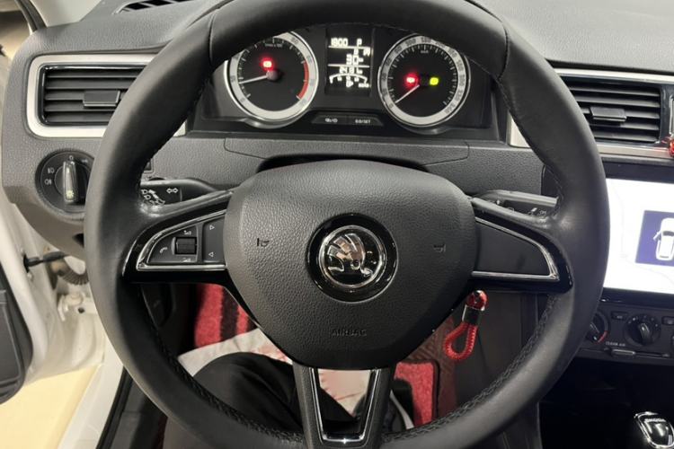 Used Skoda Rapid 2019 1.5L Automatic Comfort Edition China VI Standard Interior 2