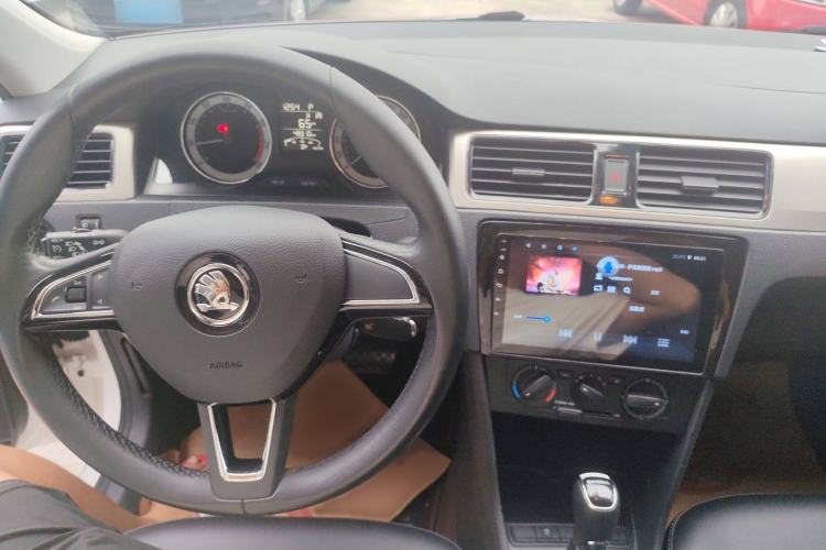 Used Skoda Rapid 2019 1.5L Automatic Comfort Edition China VI Standard Interior 3