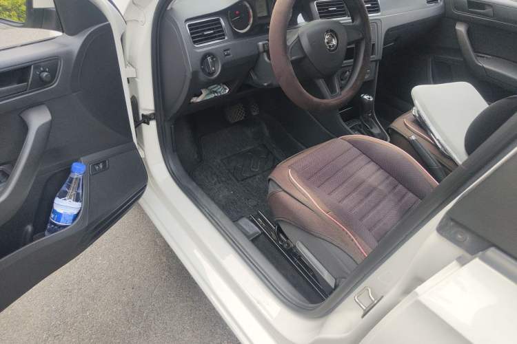Used Skoda Rapid 2019 1.5L Automatic Standard Edition Interior 3