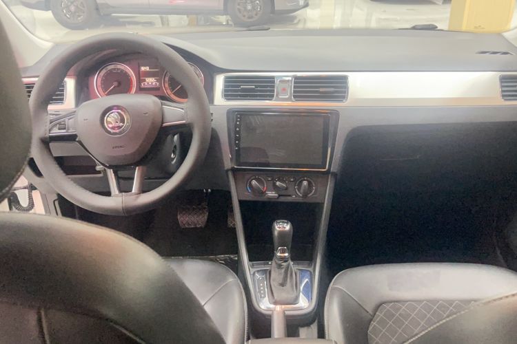 Used Skoda Rapid 2019 1.5L Automatic Comfort Edition China VI Standard Interior 3