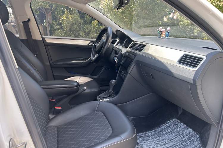 Used Skoda Rapid 2019 1.5L Automatic Comfort Edition China VI Standard Interior 3