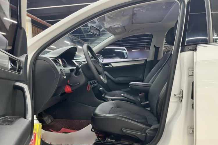 Used Skoda Rapid 2019 1.5L Automatic Comfort Edition China VI Standard Interior 4