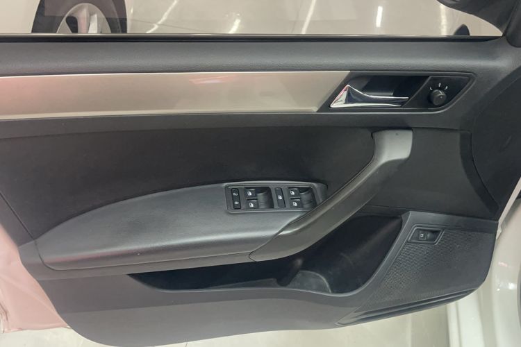 Used Skoda Rapid 2019 1.5L Automatic Comfort Edition China VI Standard Interior 5