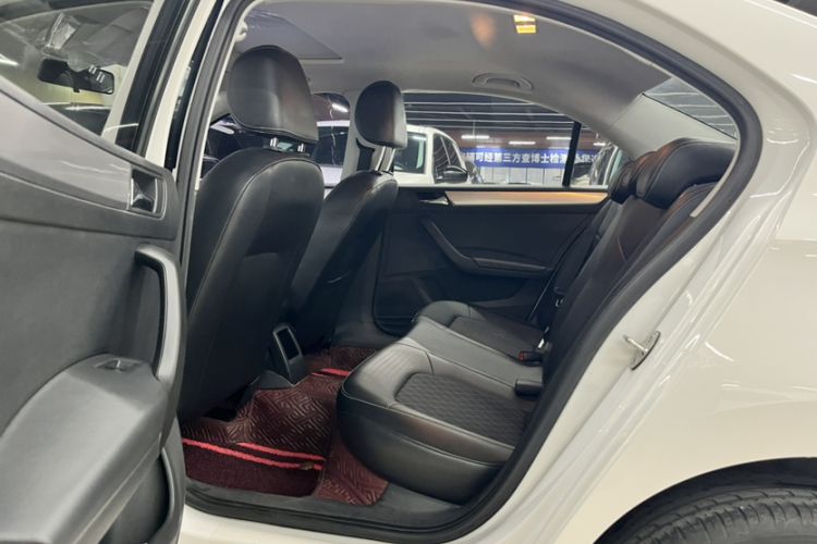 Used Skoda Rapid 2019 1.5L Automatic Comfort Edition China VI Standard Interior 5