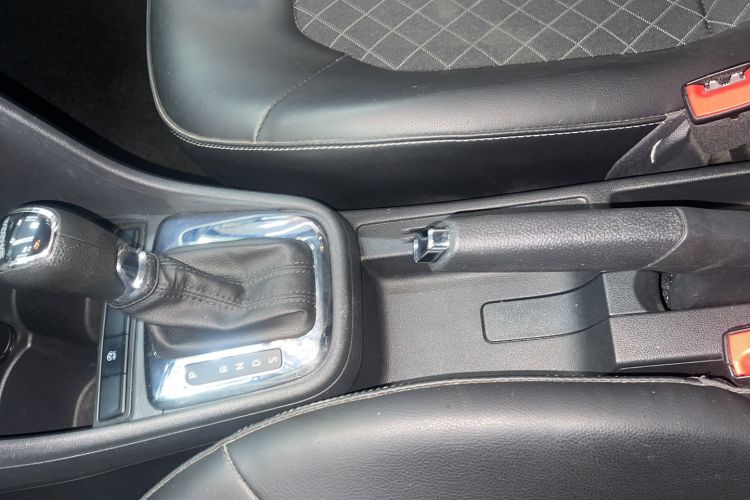 Used Skoda Rapid 2019 1.5L Automatic Comfort Edition China VI Standard Interior 9