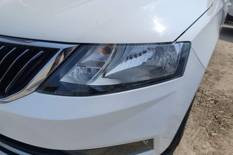 Used Skoda Rapid 2019 1.5L Automatic Comfort Edition China VI Standard Left Front Headlight