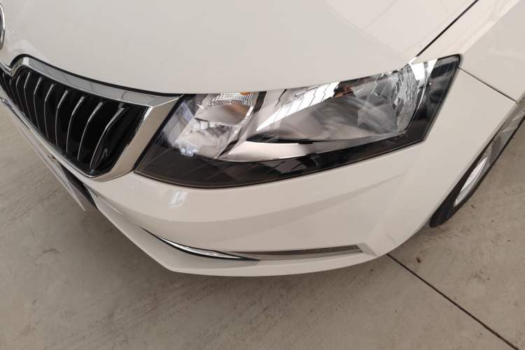 Used Skoda Rapid 2019 1.5L Automatic Comfort Edition China VI Standard Left Front Headlight
