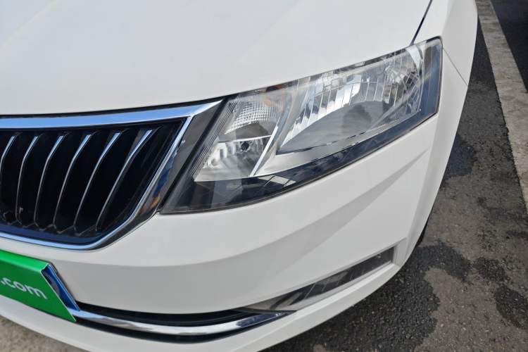 Used Skoda Rapid 2019 1.5L Manual Comfort Edition China VI Standard Left Front Headlight