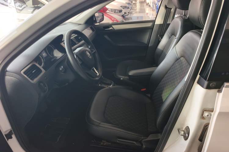 Used Skoda Rapid 2019 1.5L Automatic Comfort Edition China VI Standard Left Front Seat