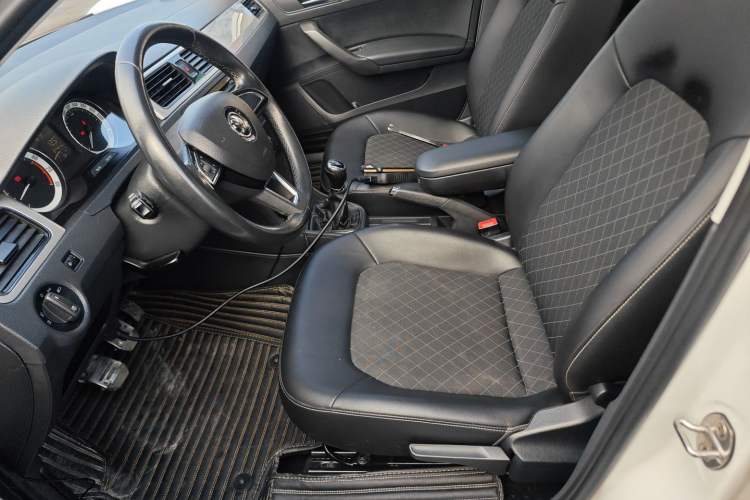 Used Skoda Rapid 2019 1.5L Manual Comfort Edition China VI Standard Left Front Seat
