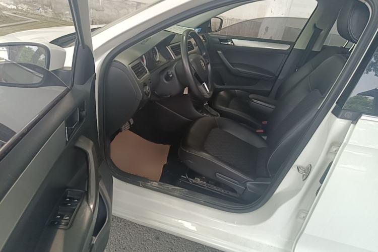 Used Skoda Rapid 2019 1.5L Automatic Comfort Edition China VI Standard Left Front Seat