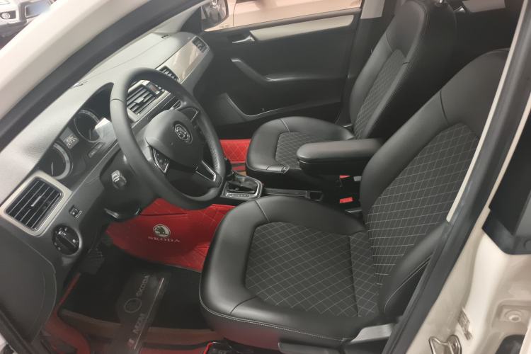 Used Skoda Rapid 2019 1.5L Automatic Comfort Edition China VI Standard Left Front Seat