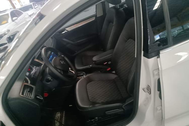 Used Skoda Rapid 2019 1.5L Automatic Comfort Edition China VI Standard Left Front Seat