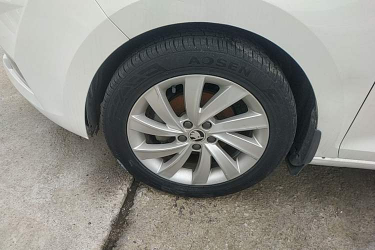 Used Skoda Rapid 2019 1.5L Automatic Comfort Edition China V Standard Left Front Wheel Hub