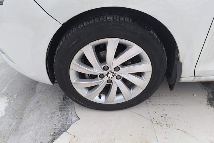 Used Skoda Rapid 2019 1.5L Automatic Comfort Edition China V Standard Left Front Wheel Hub
