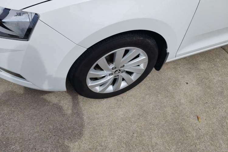 Used Skoda Rapid 2019 1.5L Manual Comfort Edition China V Standard Left Front Wheel Hub