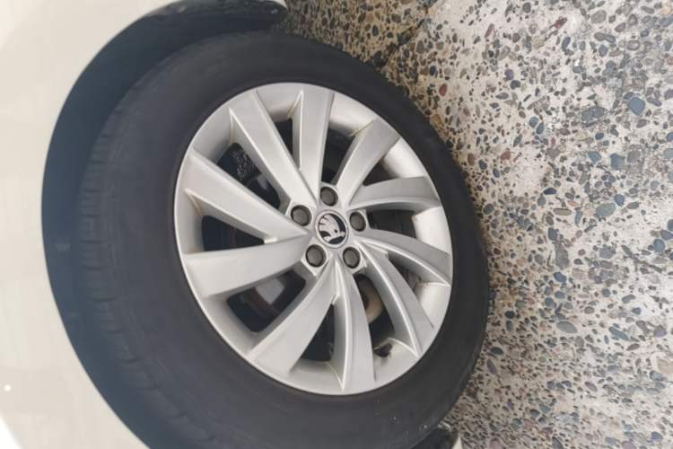 Used Skoda Rapid 2019 1.5L Automatic Comfort Edition China V Standard Left Front Wheel Hub