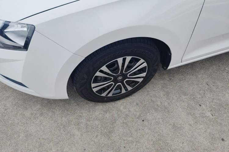 Used Skoda Rapid 2019 1.5L Automatic Standard Edition Left Front Wheel Hub