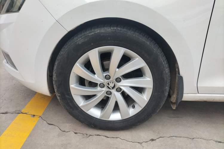 Used Skoda Rapid 2019 1.5L Automatic Comfort Edition China V Standard Left Front Wheel Hub