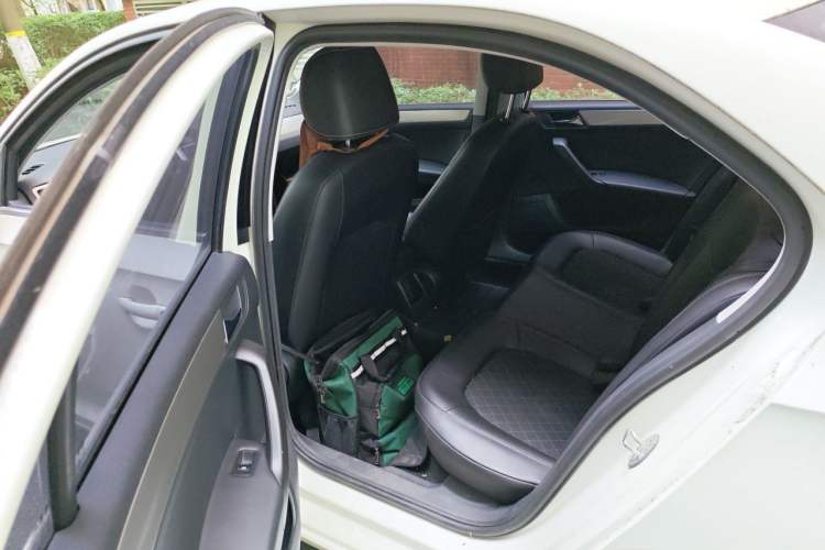 Used Skoda Rapid 2019 1.5L Automatic Comfort Edition China VI Standard Left Rear Seat