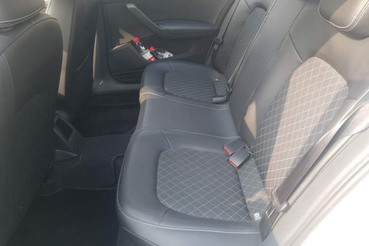 Used Skoda Rapid 2019 1.5L Automatic Comfort Edition China VI Standard Left Rear Seat