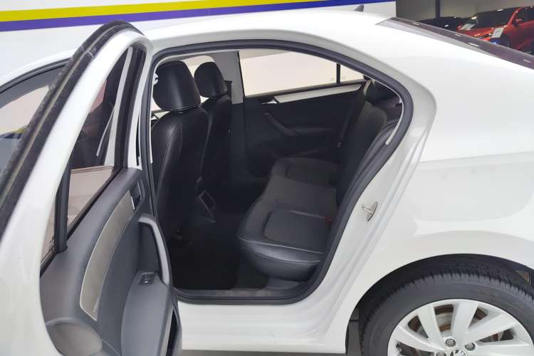 Used Skoda Rapid 2019 1.5L Automatic Comfort Edition China VI Standard Left Rear Seat