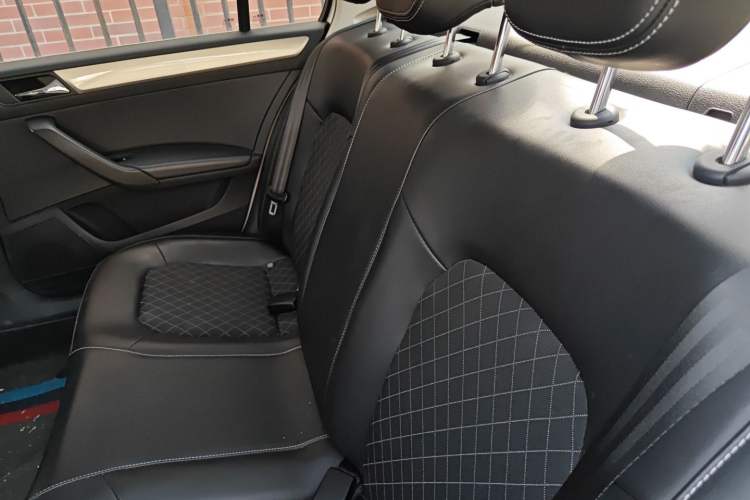 Used Skoda Rapid 2019 1.5L Manual Comfort Edition China VI Standard Left Rear Seat
