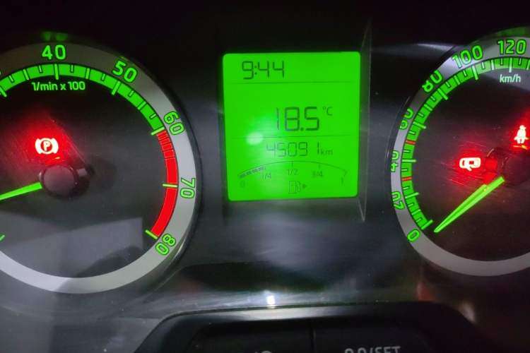 Used Skoda Rapid 2019 Revised Version 1.5L Manual Entry-Level Edition China VI Odometer Close Up