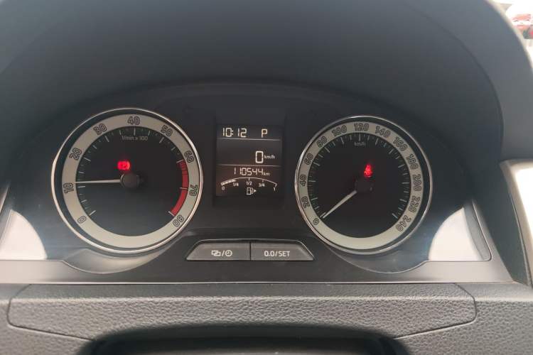 Used Skoda Rapid 2019 1.5L Automatic Comfort Edition China VI Standard Odometer Close Up