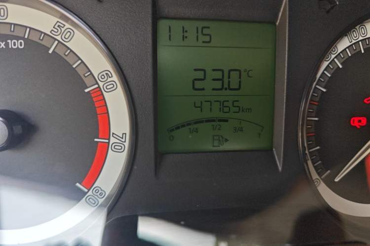 Used Skoda Rapid 2019 Revised Version 1.5L Manual Entry-Level Edition China VI Odometer Close Up