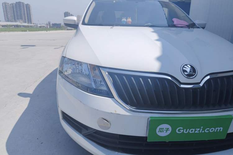 Used Skoda Rapid 2019 1.5L Automatic Standard Edition Right Front Headlight
