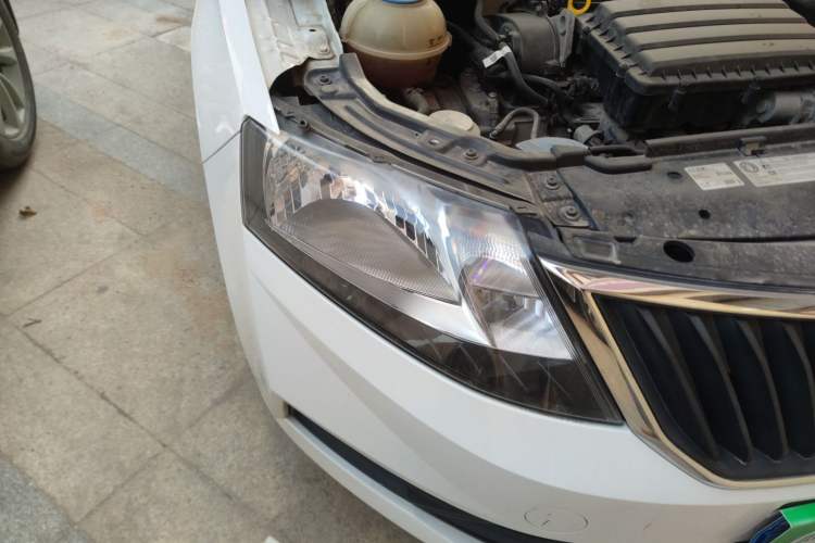 Used Skoda Rapid 2019 Revised Version 1.5L Automatic Standard Edition China VI Right Front Headlight