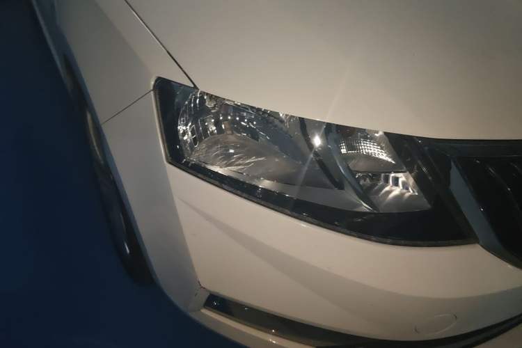 Used Skoda Rapid 2019 1.5L Manual Comfort Edition China V Standard Right Front Headlight