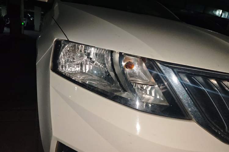 Used Skoda Rapid 2019 1.5L Automatic Comfort Edition China V Standard Right Front Headlight