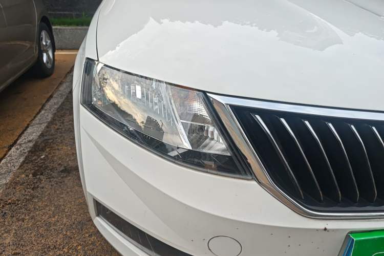 Used Skoda Rapid 2019 1.5L Automatic Comfort Edition China V Standard Right Front Headlight