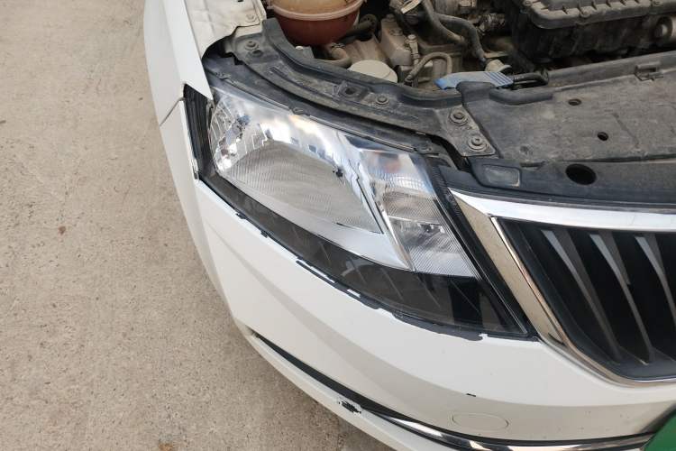 Used Skoda Rapid 2019 Revised Version 1.5L Manual Standard Edition China VI Right Front Headlight