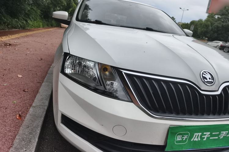 Used Skoda Rapid 2019 1.5L Manual Entry-Level Version Right Front Headlight