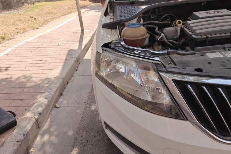 Used Skoda Rapid 2019 1.5L Manual Comfort Edition China VI Standard Right Front Headlight
