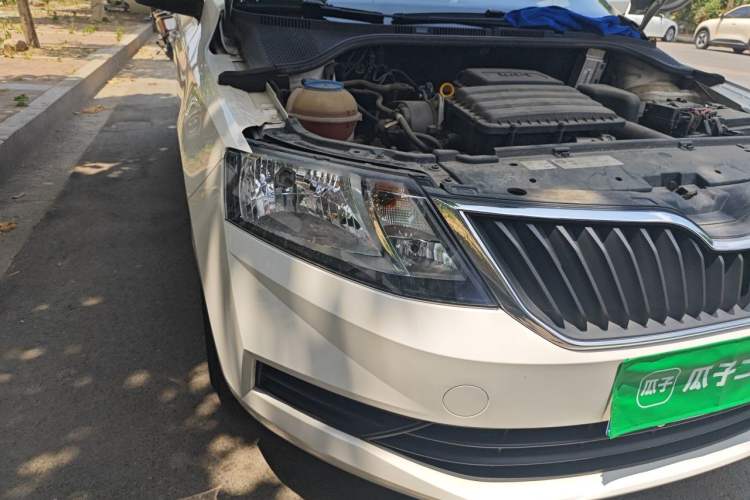 Used Skoda Rapid 2019 Revised Version 1.5L Manual Entry-Level Edition China VI Right Front Headlight