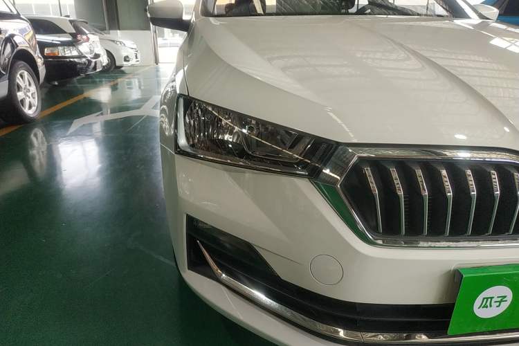 Used Skoda Rapid 2019 Revised Version 1.5L Manual Standard Edition China VI Right Front Headlight