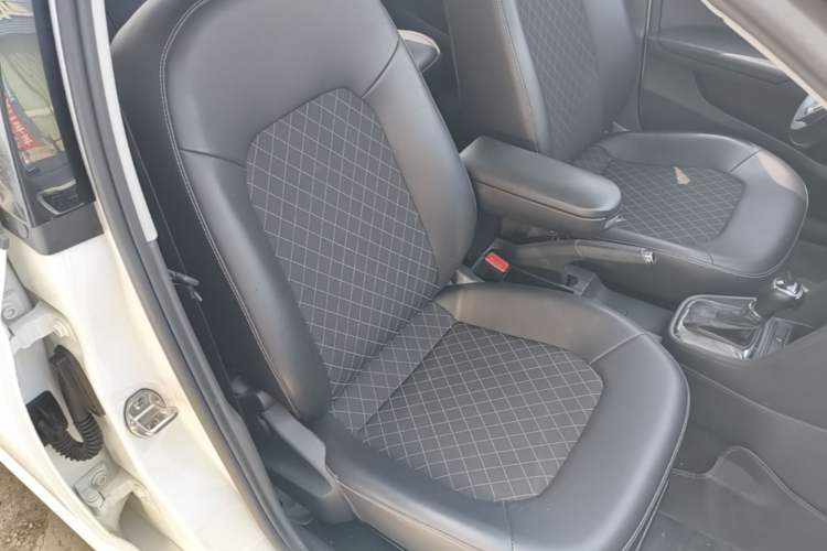 Used Skoda Rapid 2019 1.5L Automatic Comfort Edition China VI Standard Right Front Seat