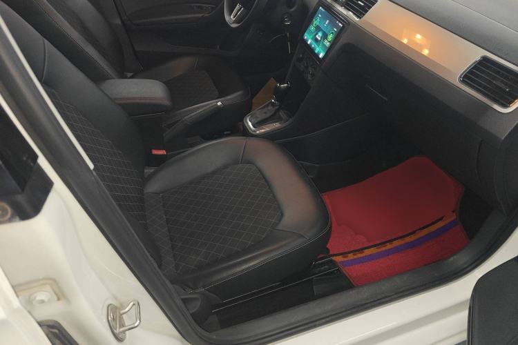 Used Skoda Rapid 2019 1.5L Automatic Comfort Edition China VI Standard Right Front Seat