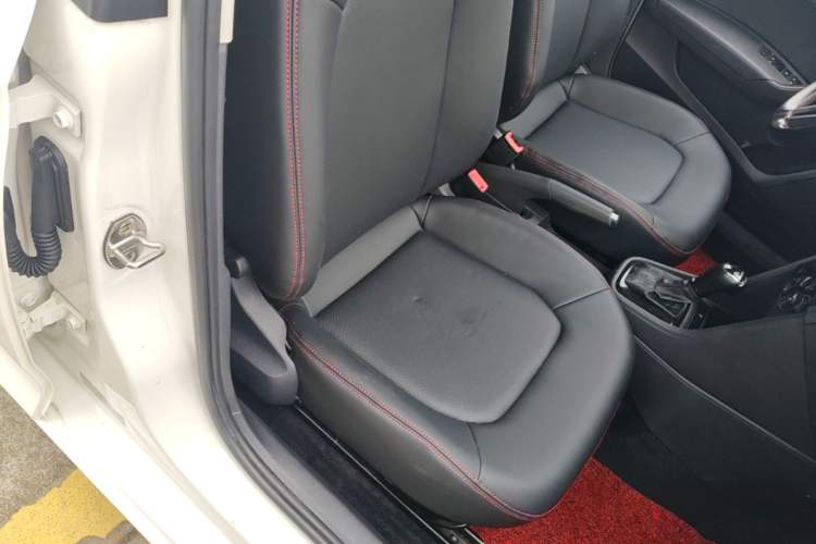 Used Skoda Rapid 2019 1.5L Automatic Standard Edition Right Front Seat