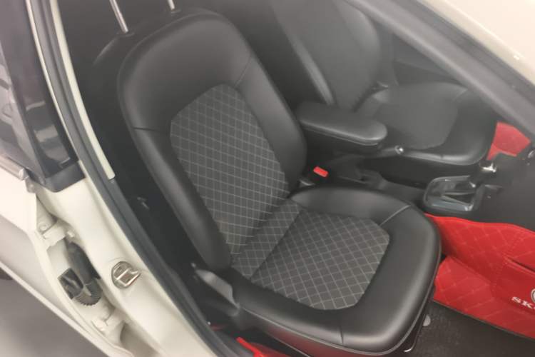Used Skoda Rapid 2019 1.5L Automatic Comfort Edition China VI Standard Right Front Seat