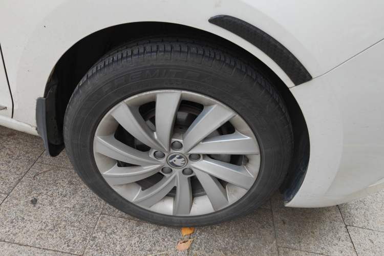 Used Skoda Rapid 2019 1.5L Automatic Comfort Edition China V Standard Right Front Wheel Hub