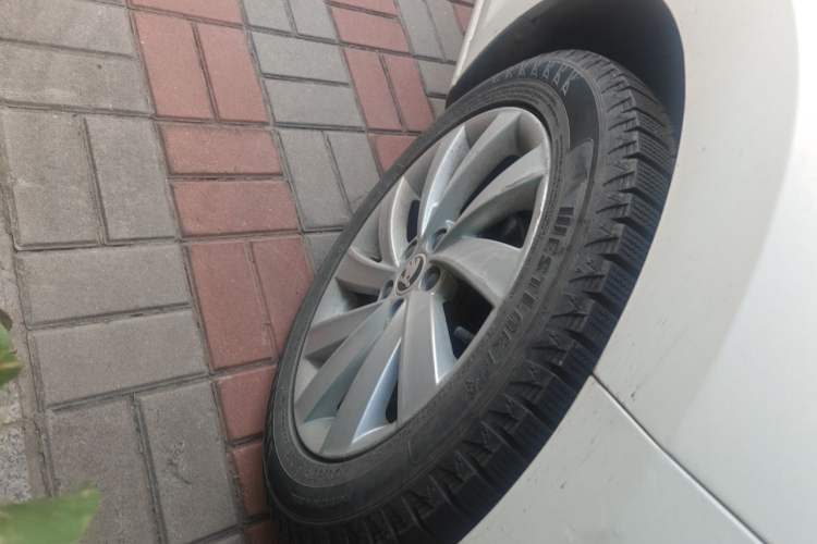Used Skoda Rapid 2019 1.5L Automatic Comfort Edition China V Standard Right Front Wheel Hub